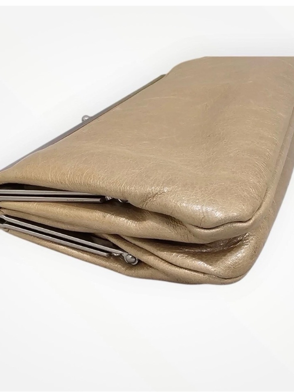 HOBO clutch champagne gold